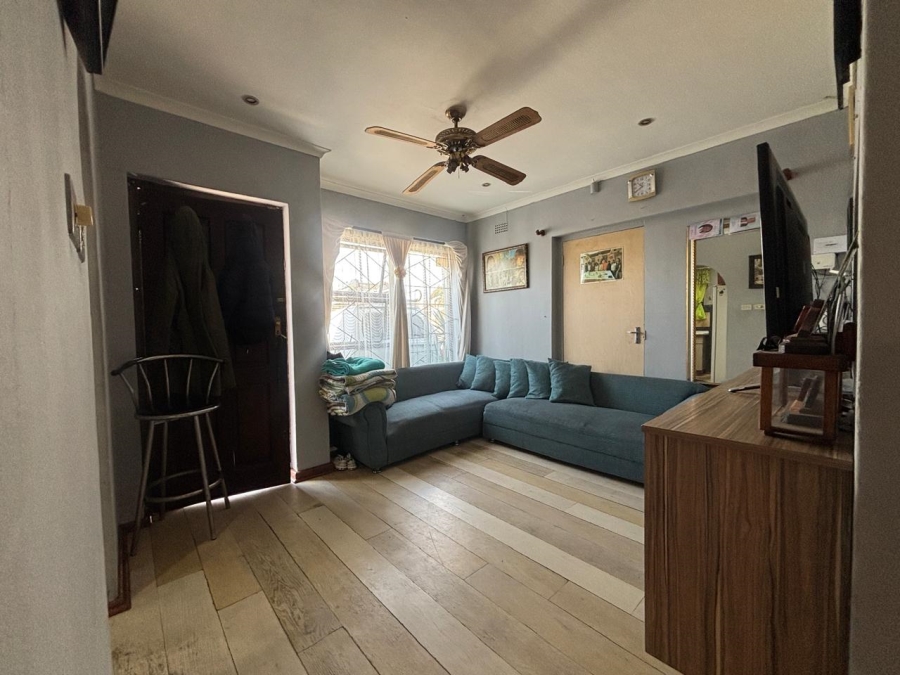 7 Bedroom Property for Sale in Beverly Park Western Cape